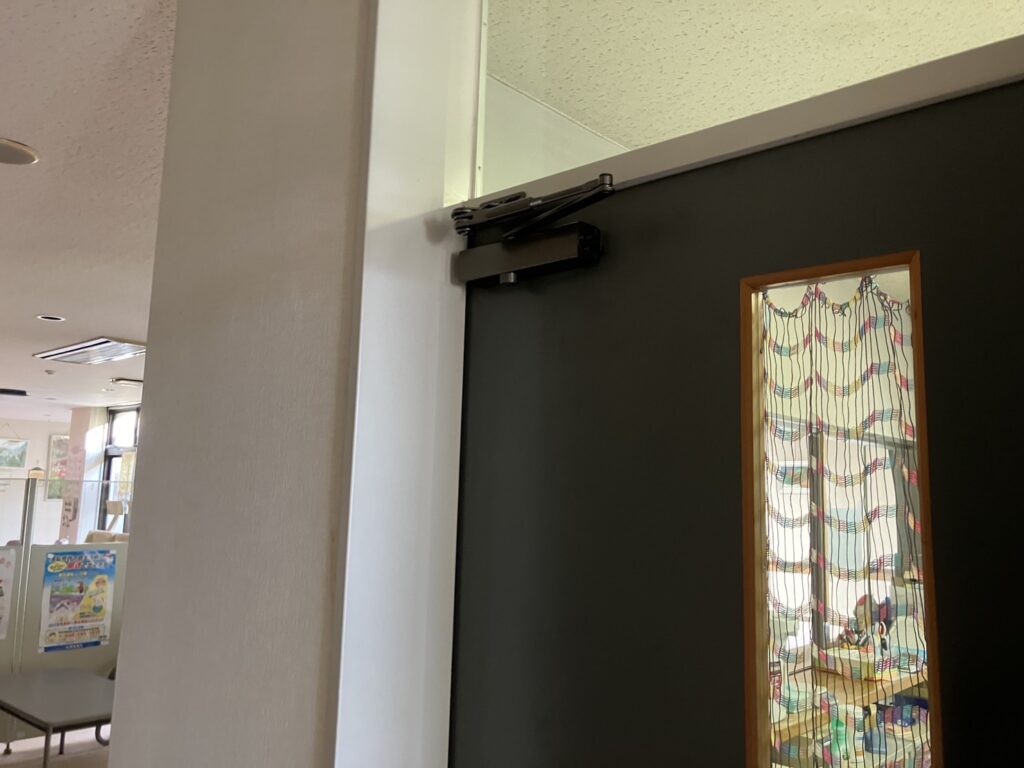 本巣市ドア修理