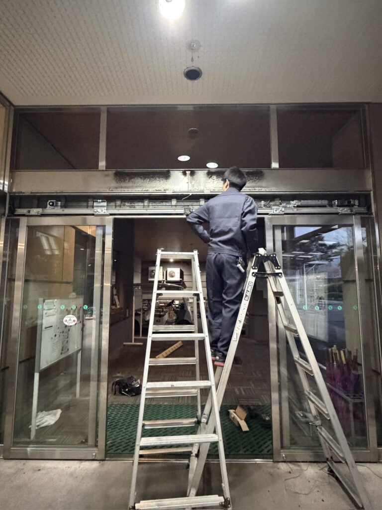 山県市自動ドア修理