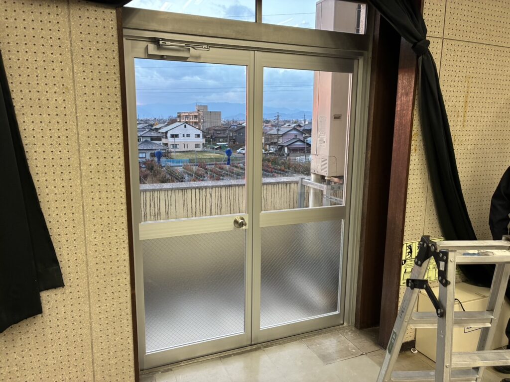岐阜　アルミニウム建具工事