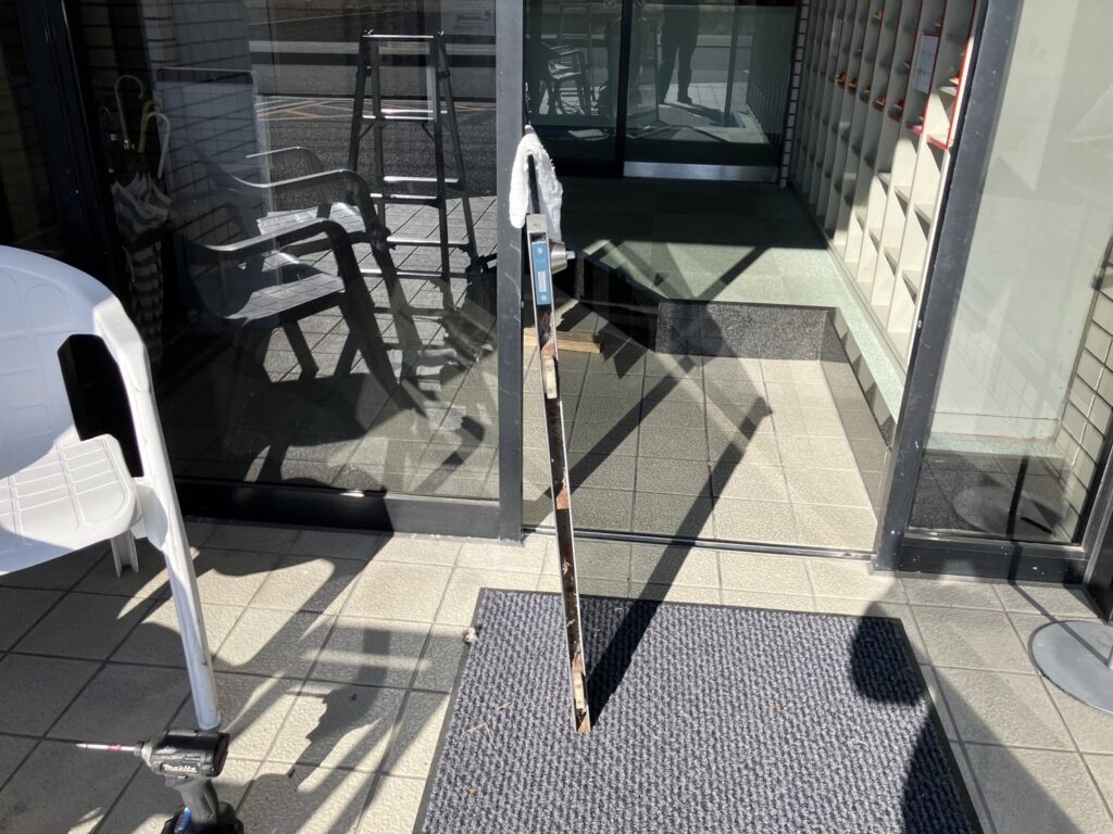 岐阜各務原市　自動ドア修理