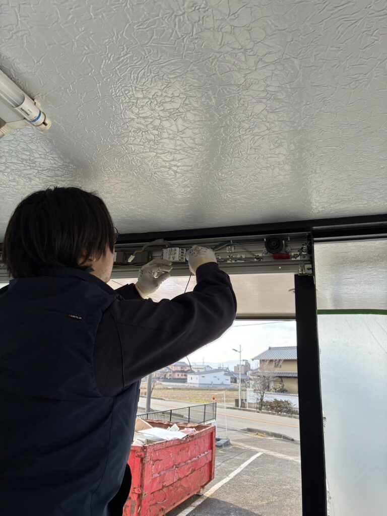 愛西市　自動ドア修理