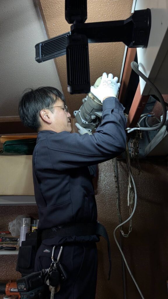 名古屋市　電動シャッター修理