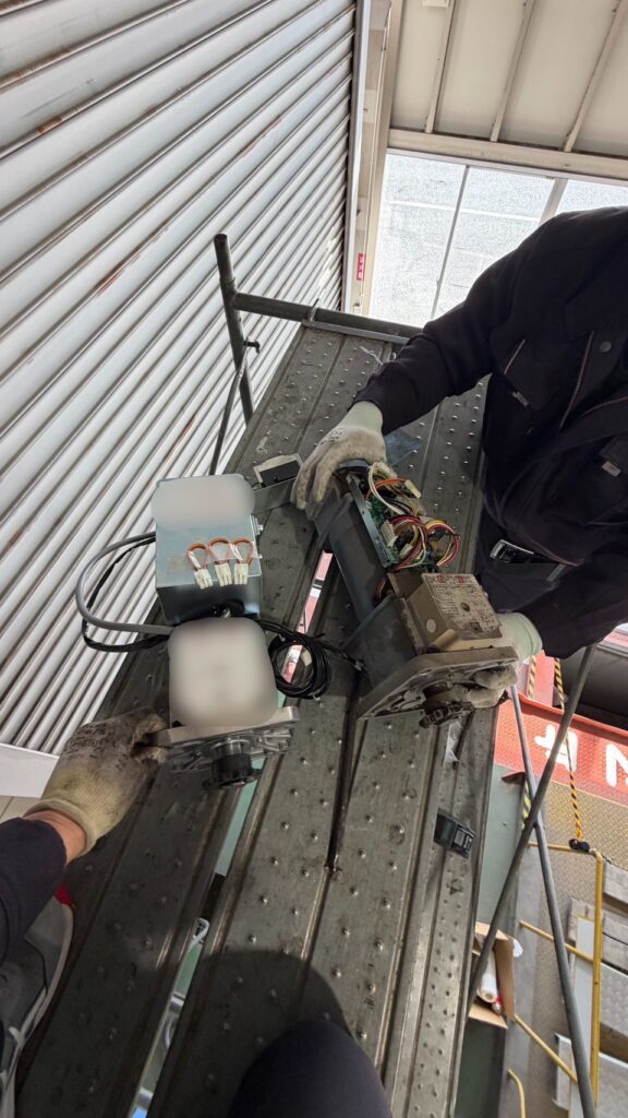 四日市市　重量シャッター修理