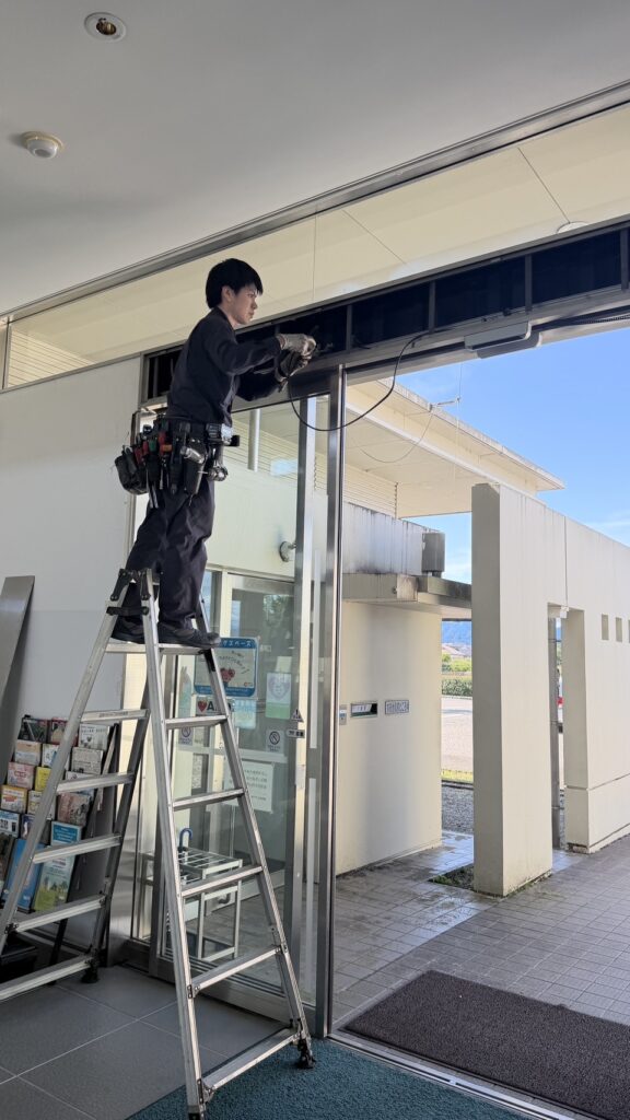 名古屋市　自動ドア修理