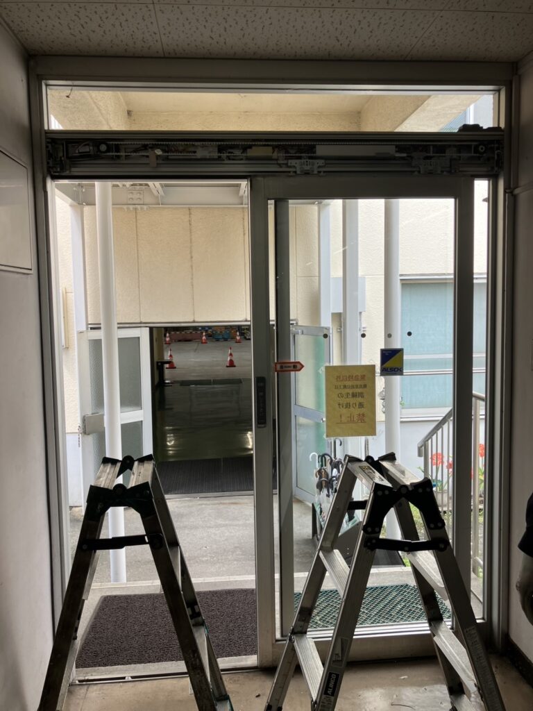 名古屋市　自動ドア修理