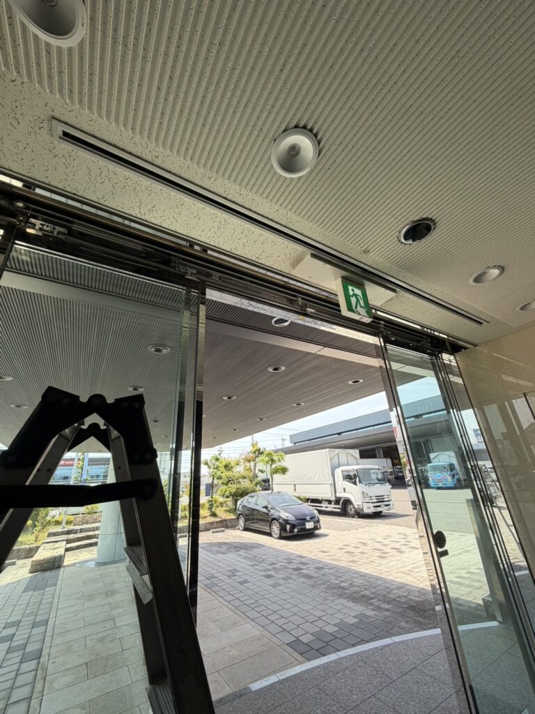 稲沢市　自動ドア修理
