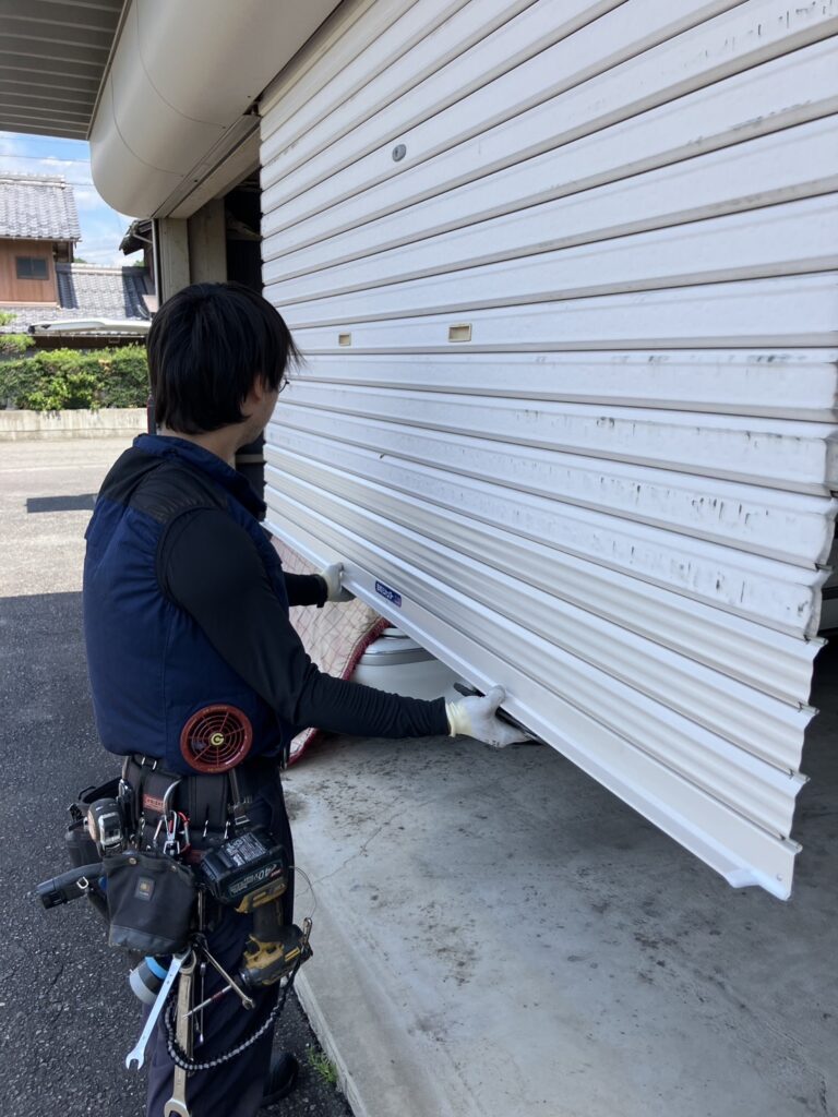 山県市　シャッター修理